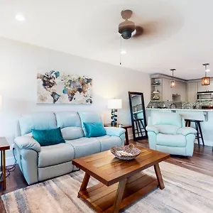 https://legend-villas-of-bay-point-4256.panamacity-beachhotels.com