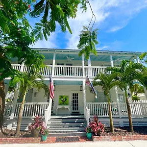https://the-porch-on-frances-inn.hotels-in-key-west.com